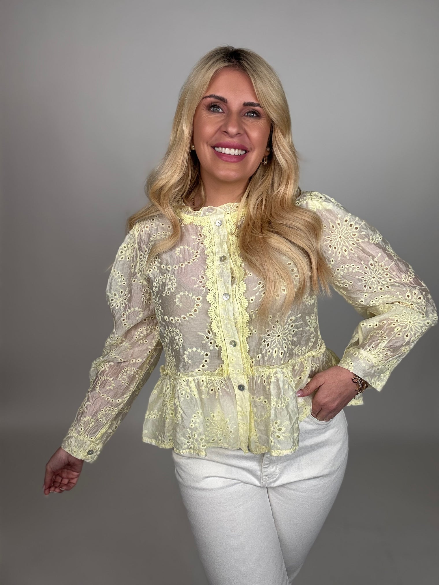 Transparente Bluse mit Lochstickerei BUTTERMILK LEMON langarm