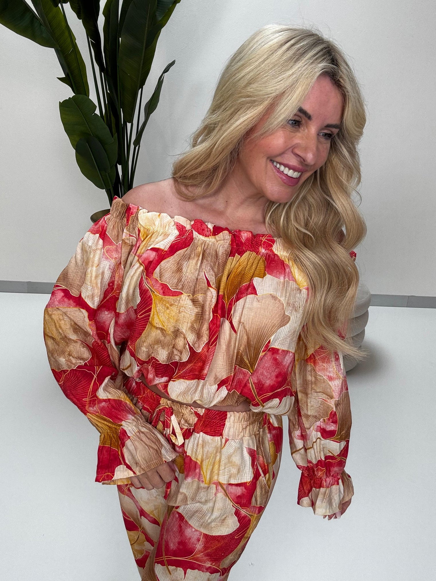 Carmen Bluse langarm FLORAL QUEEN rot/beige/creme