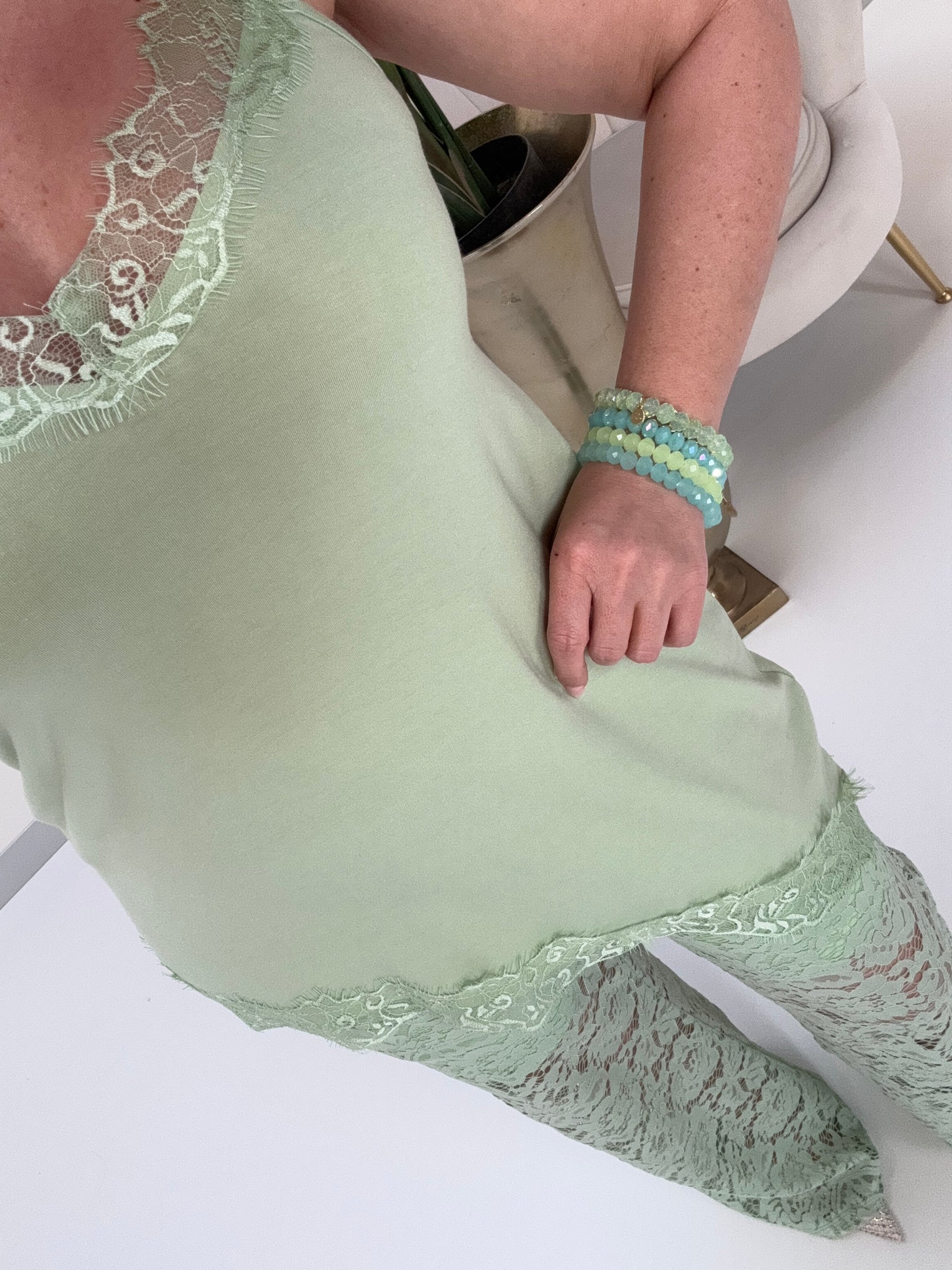 Unterlegte Spitzenhose strechy mit ausgestelltem Bein Mint