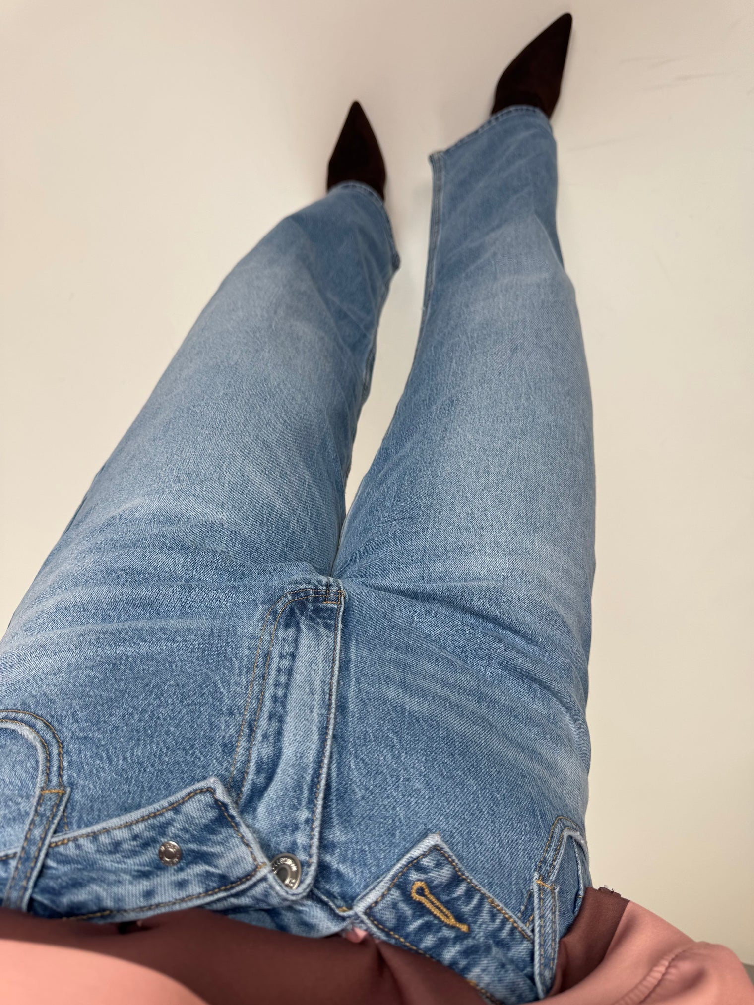Straight High Rise Jeans mit umgeklapptem Fashion Bund
