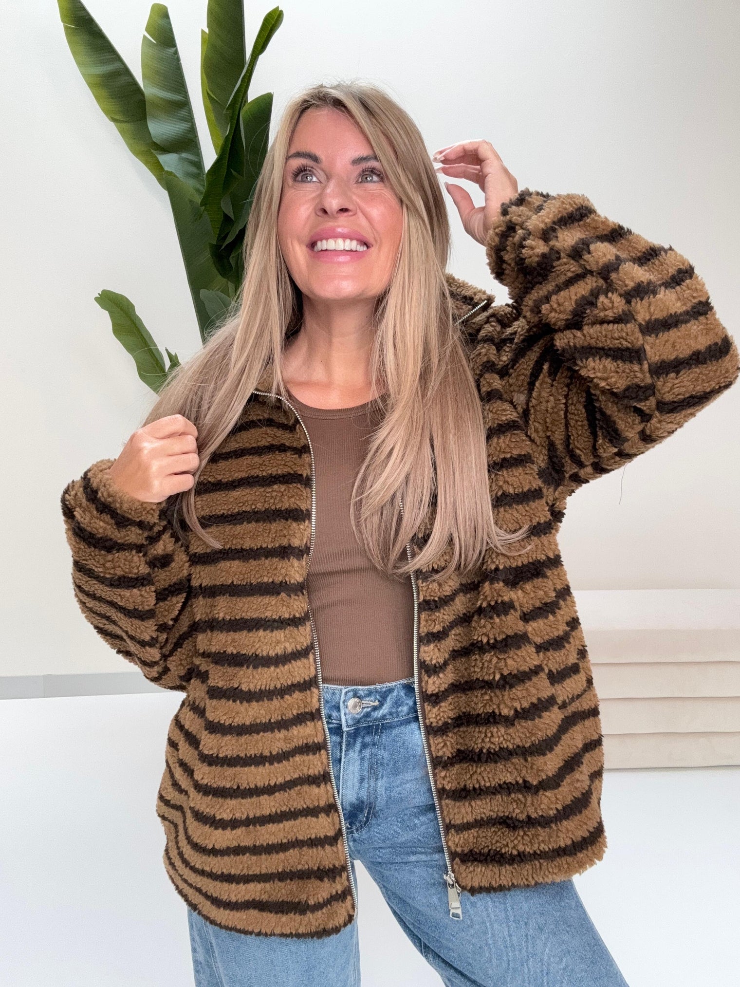 Teddy Jacke mit Reißverschluss toffee/dark chocolate gestreift