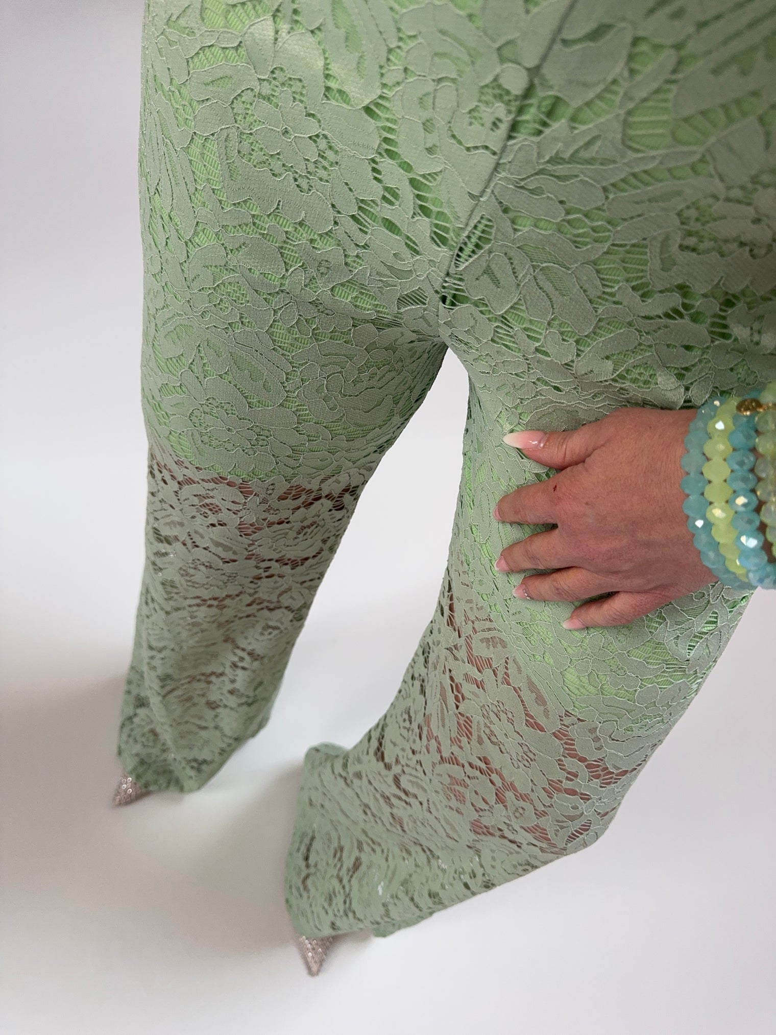 Unterlegte Spitzenhose strechy mit ausgestelltem Bein Mint