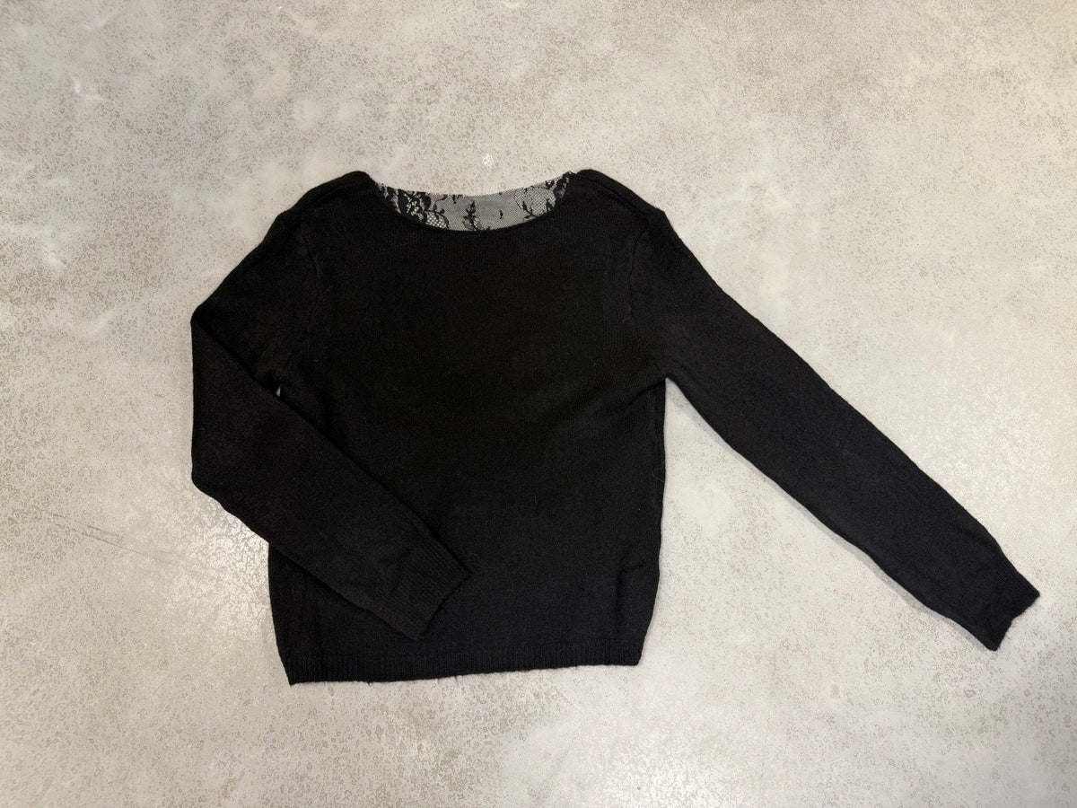 Romantischer Pullover mit Spitzen Rückenausschnitt schwarz