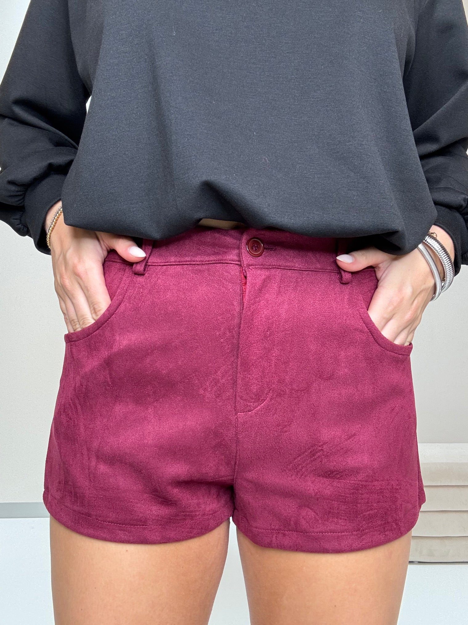 Velours Shorts mit elastischem Bund burgundy