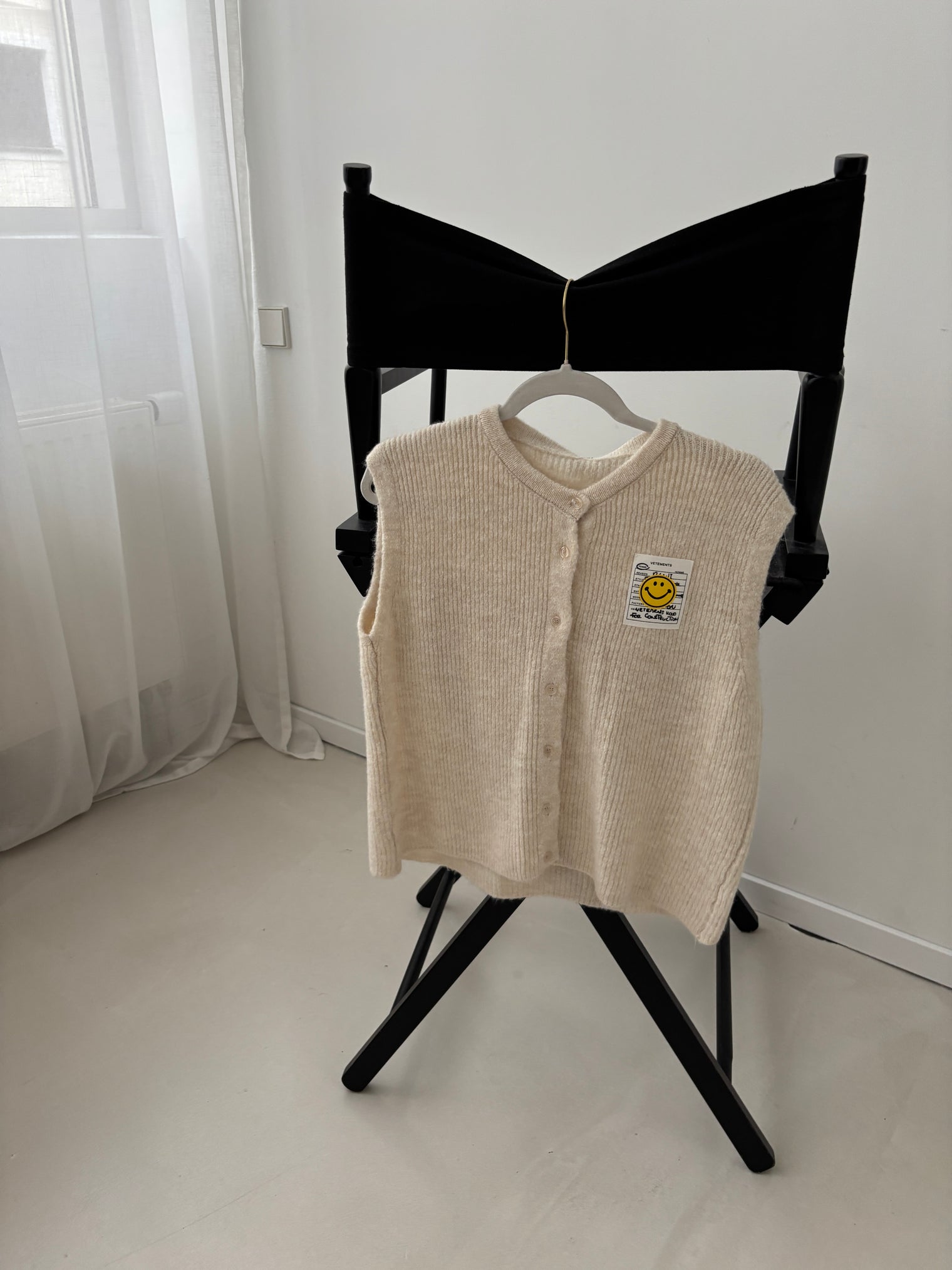 Strickweste SMILEY PATCH beige