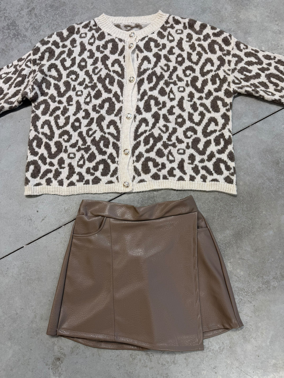 Strickjacke mit Knopfleiste LEO creme/taupe