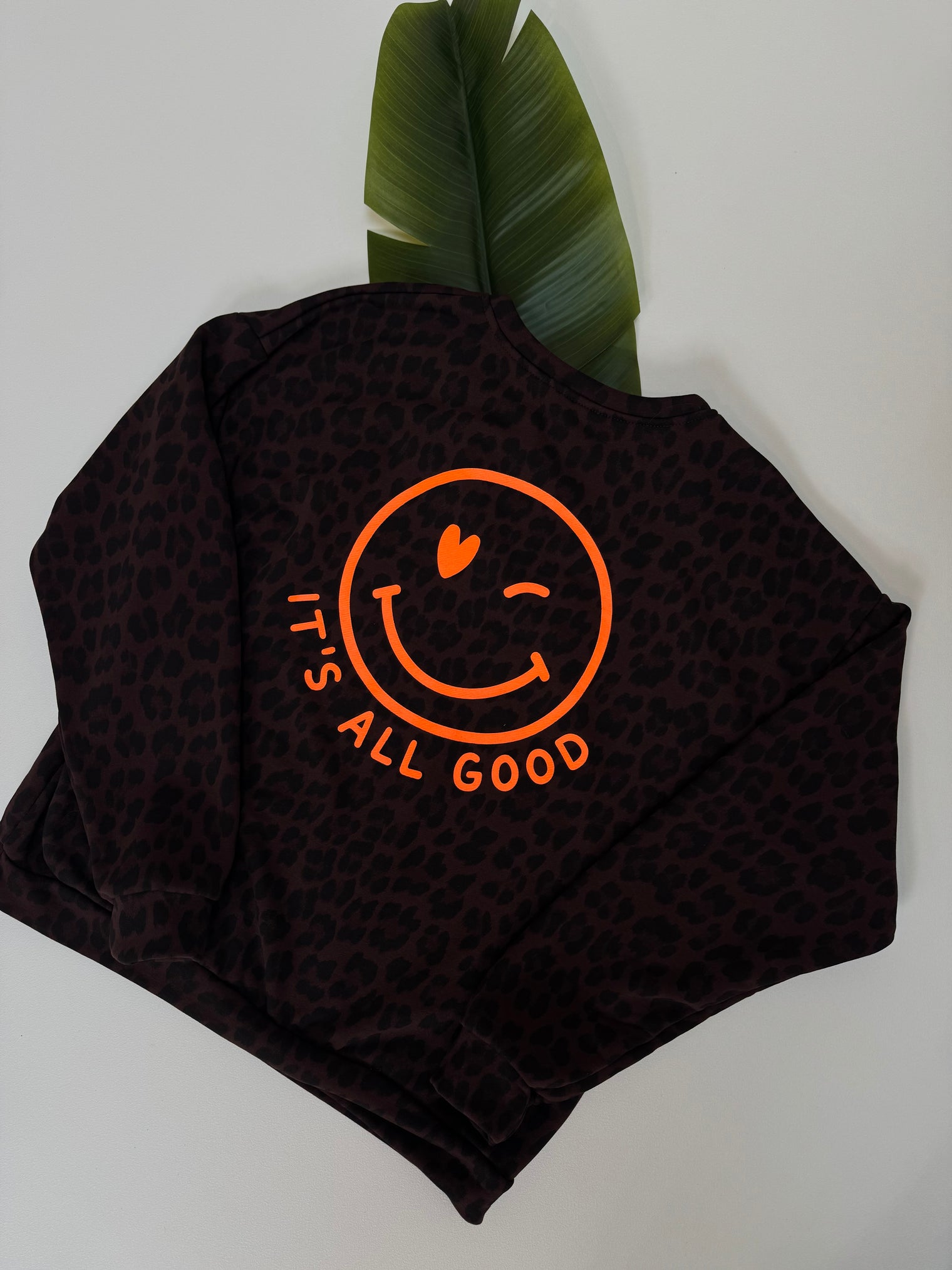 Oversize Sweater dark chocolate Leo ITS ALL GOOD orange mit Rückenprint