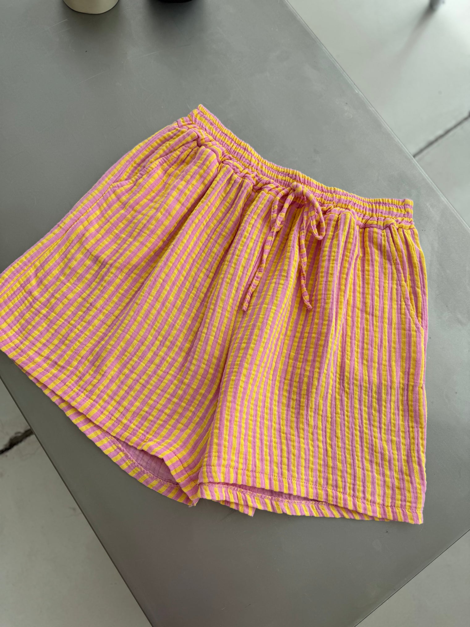 Stylische Musselin Short ZARTE STREIFEN