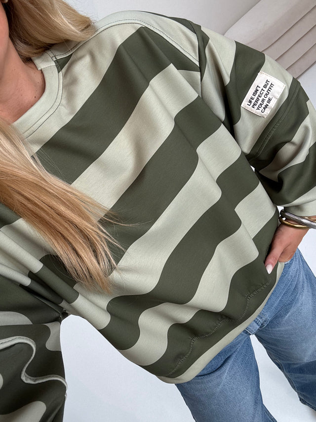 Butterstoff Sweater mit Patch am Ärmel BIG STRIPES hell&dunkelgrün