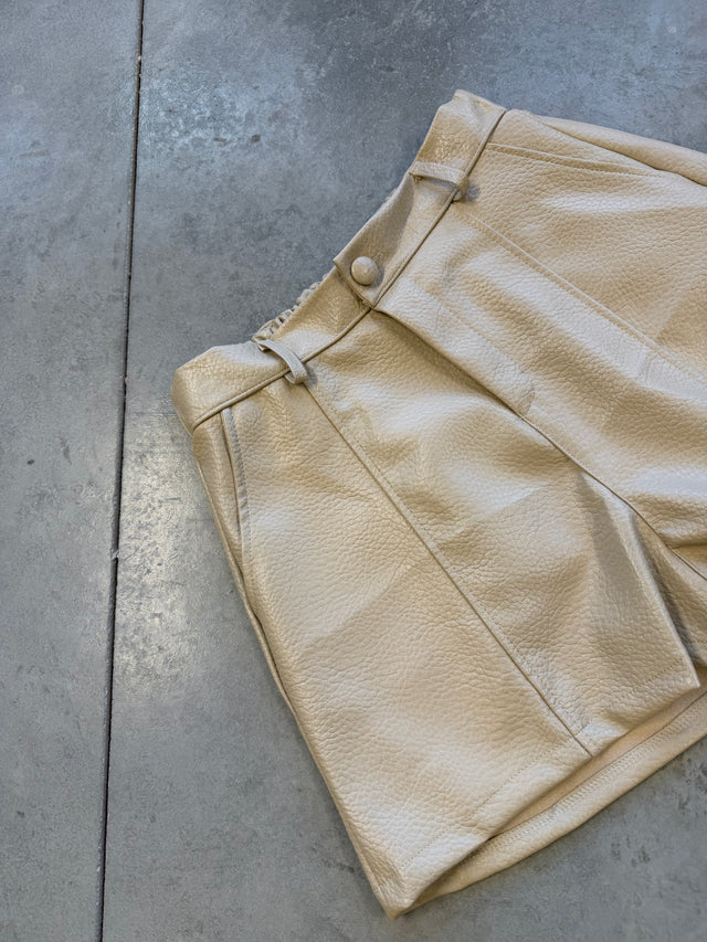Shorts City Vibes hell Creme