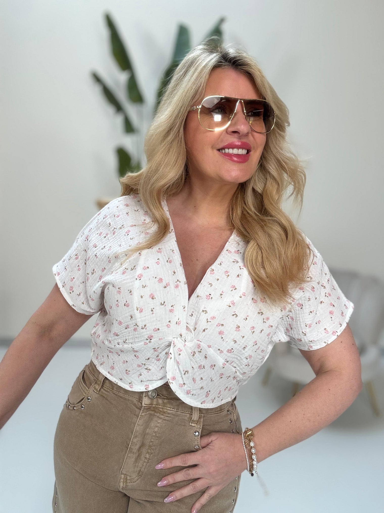 Cropped Bluse weiß ROMANTIC LOVER mit kleinen Blümchen