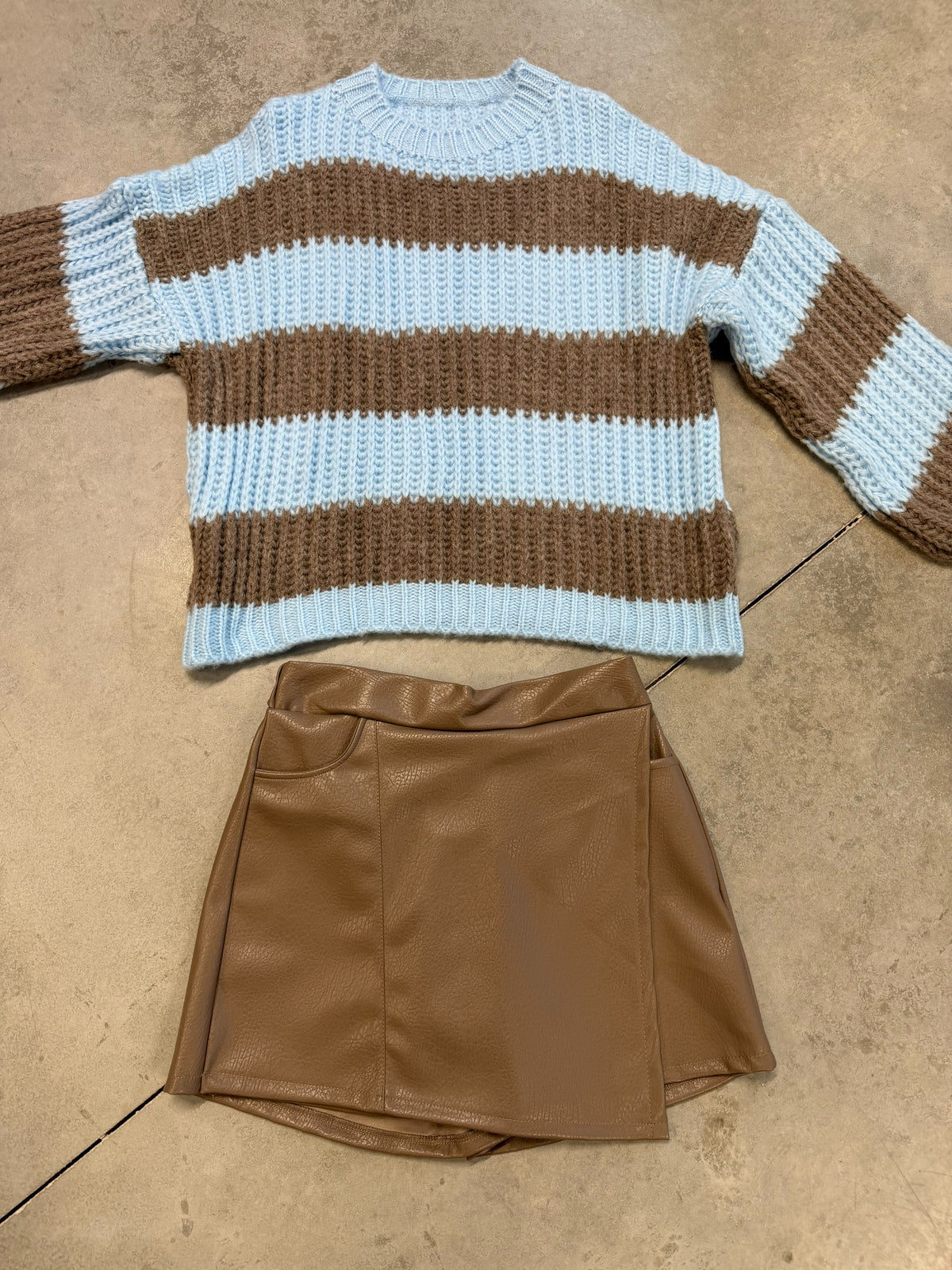Strickpullover ONLY COZY VIBES taupe/hellblau
