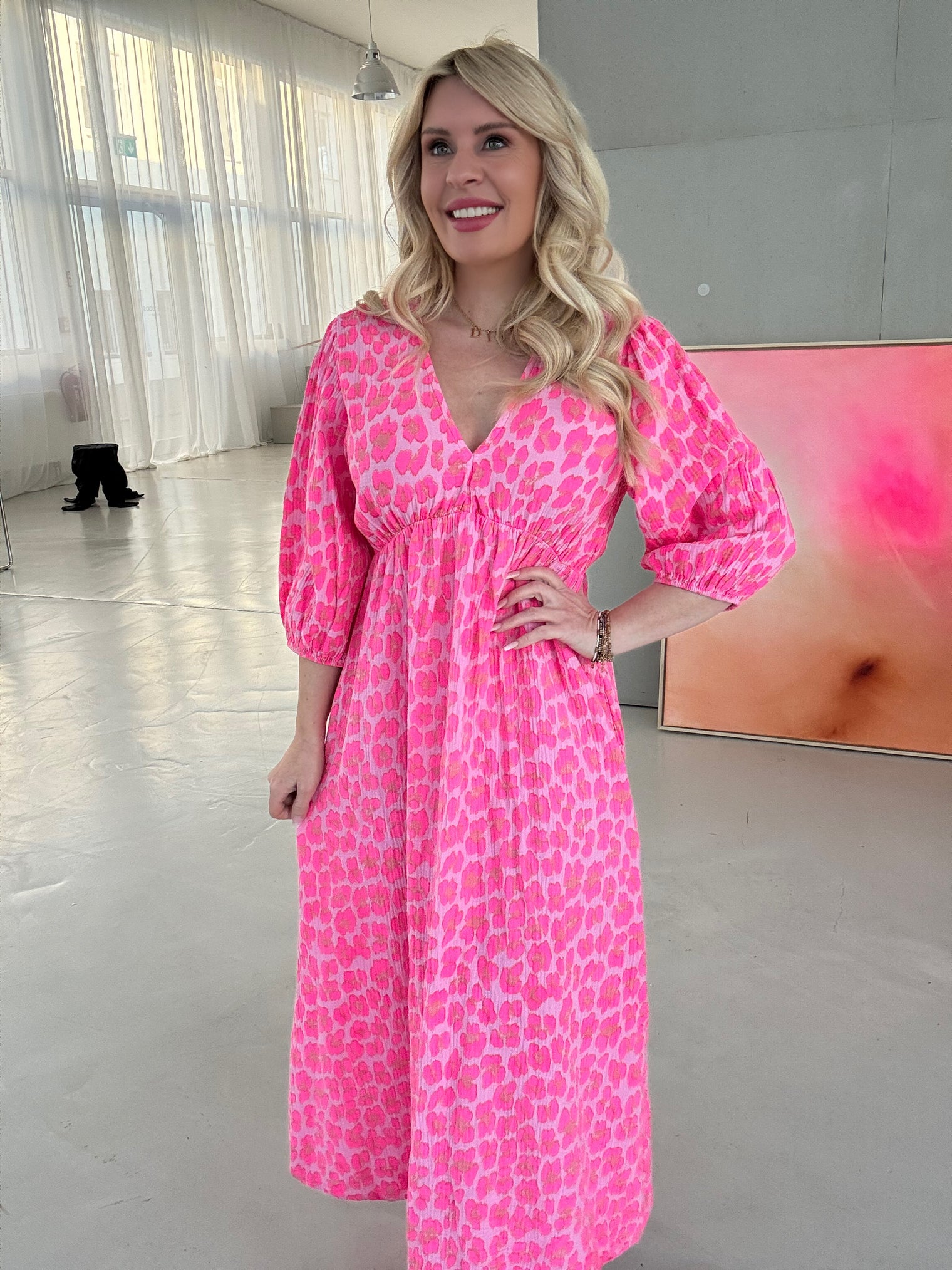 HOLIDAY LOVE Musselin Kleid rosa LEO POWER hotpink/altrosa langarm