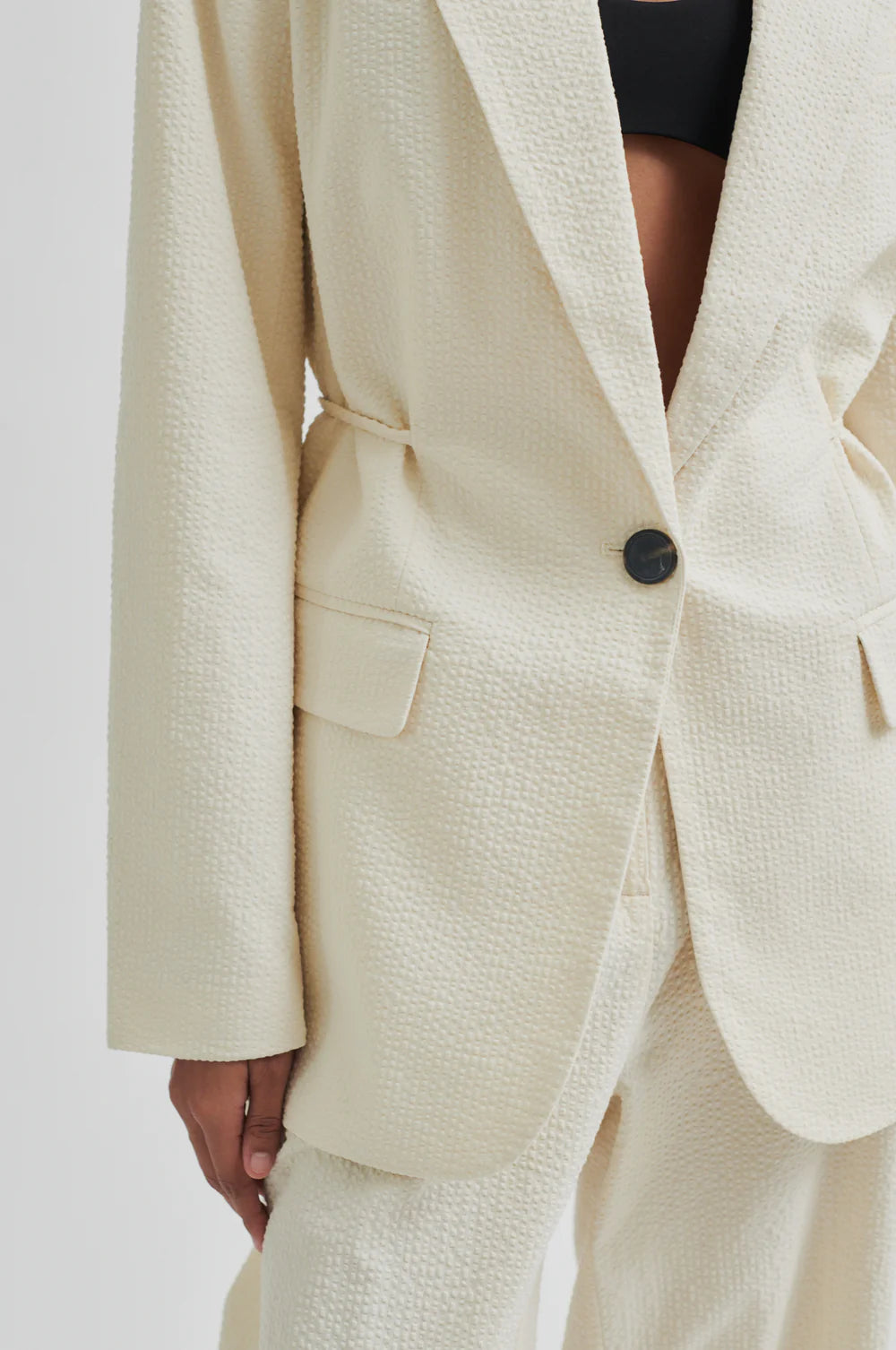 Second Female Wavy Blazer