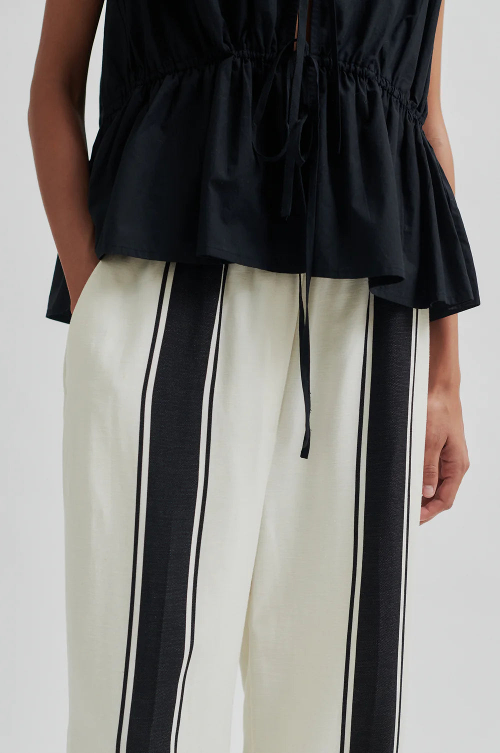 Second Female Lie Trousers