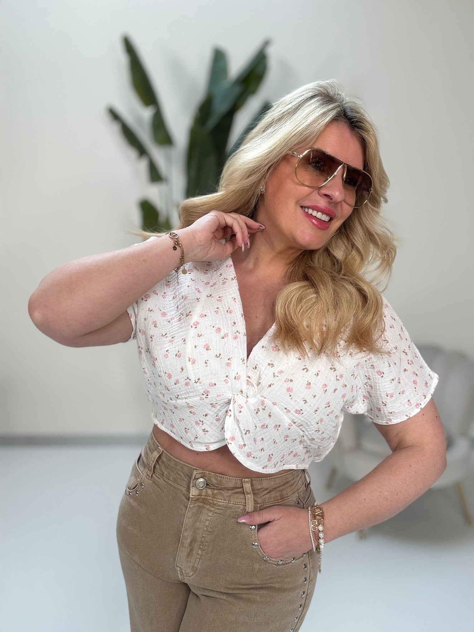 Cropped Bluse weiß ROMANTIC LOVER mit kleinen Blümchen