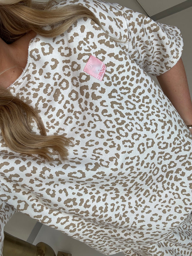Shirt kurzarm weiß LEO LOVER AMOUR beige mit Patch