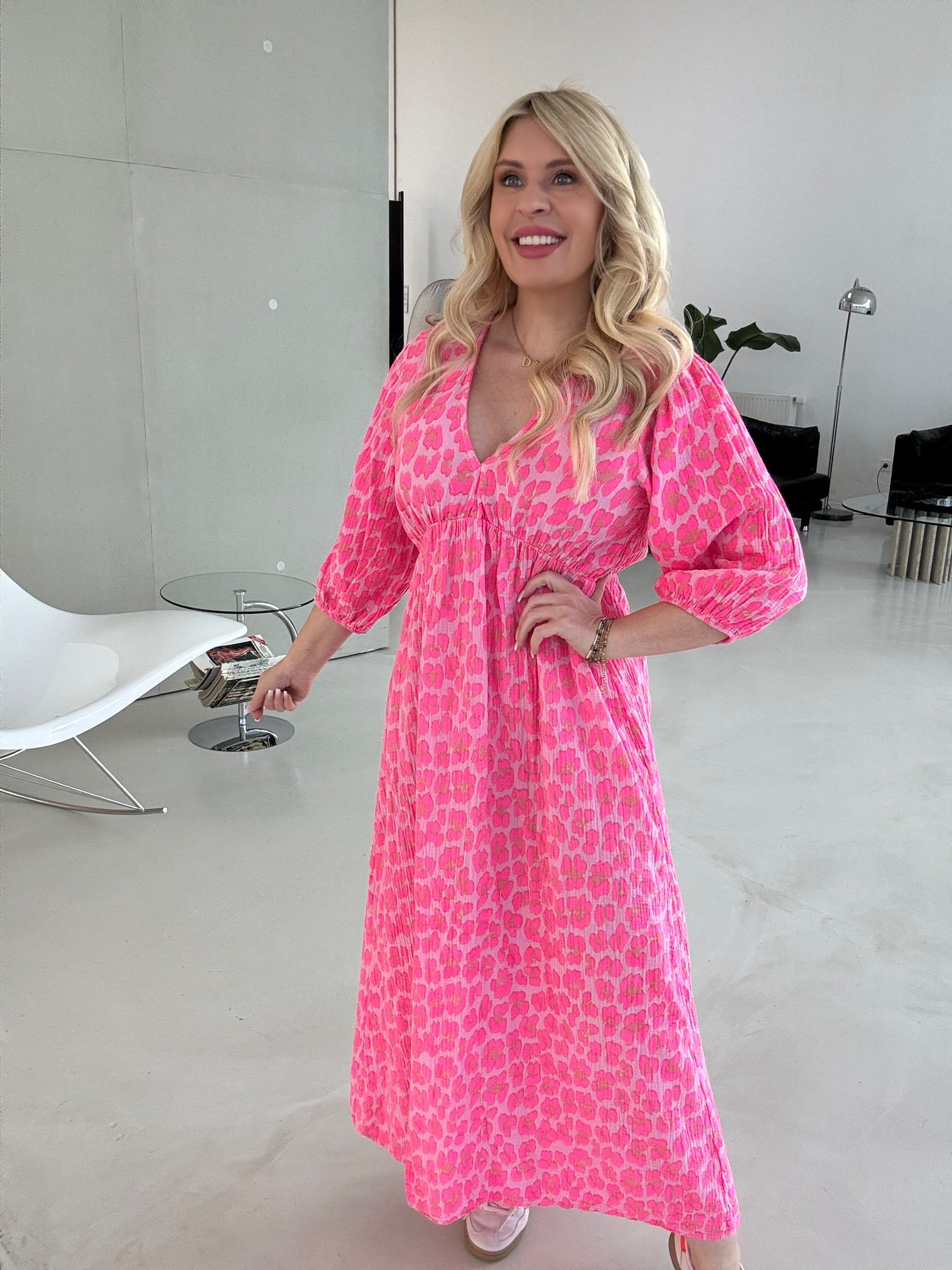 HOLIDAY LOVE Musselin Kleid rosa LEO POWER hotpink/altrosa langarm