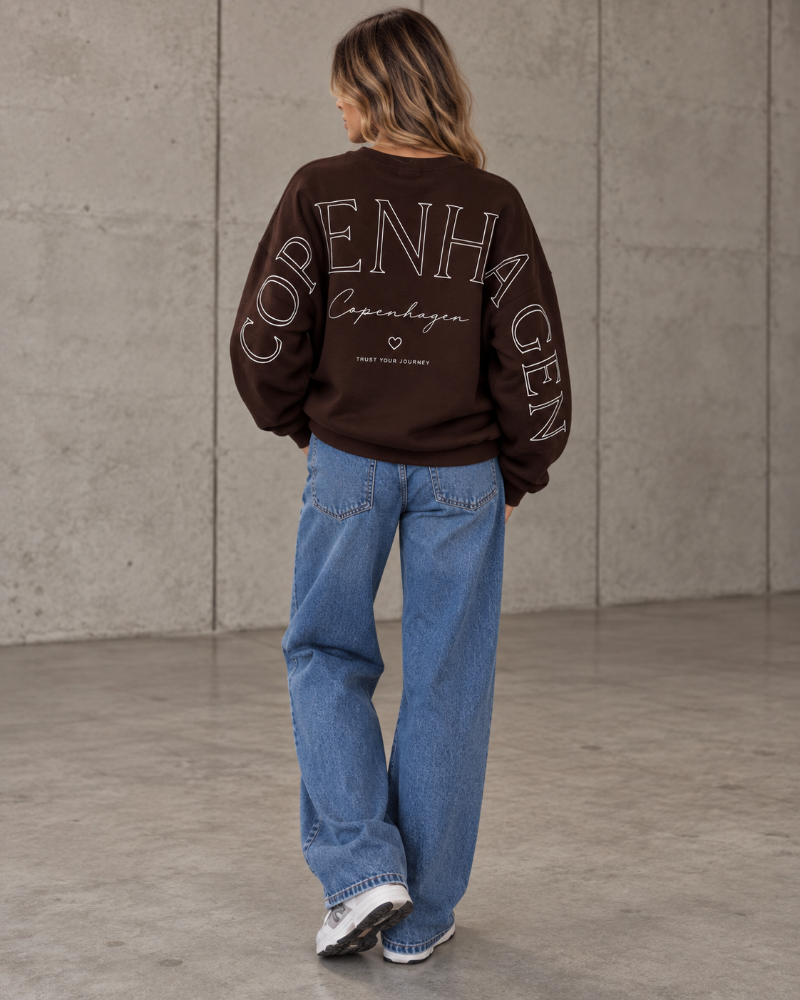 Sweater mit Rückenprint COPENHAGEN LEO Braun weiß