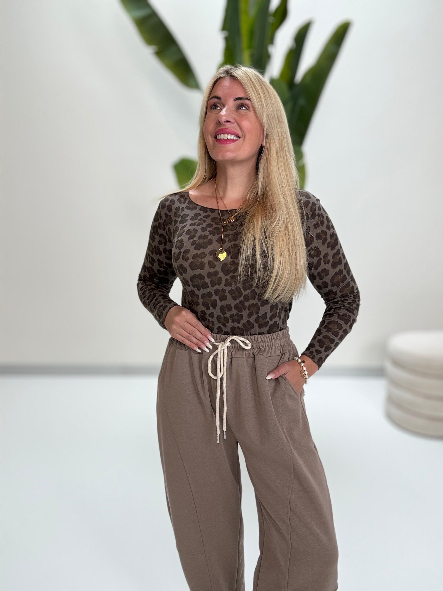 Stretchy Cashmere Langarmshirt taupe LEO POWER toffee/chocolate