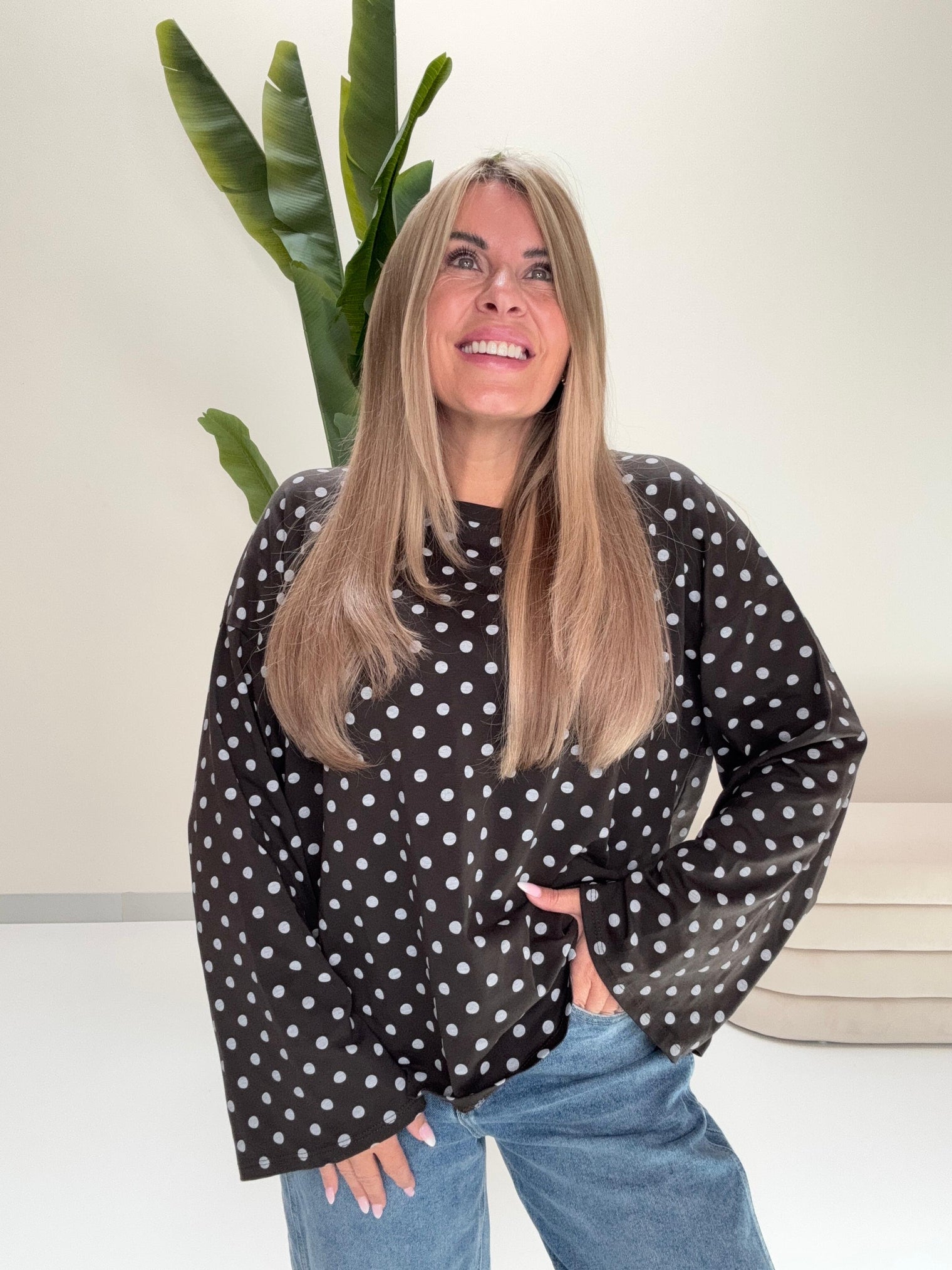 Longsleeve DOTS mit leicht ausgestelltem Ärmel chocolate