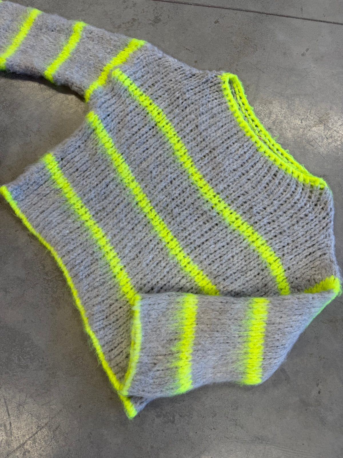 Kuscheliger Strickpullover COZY DREAM grau/gelb