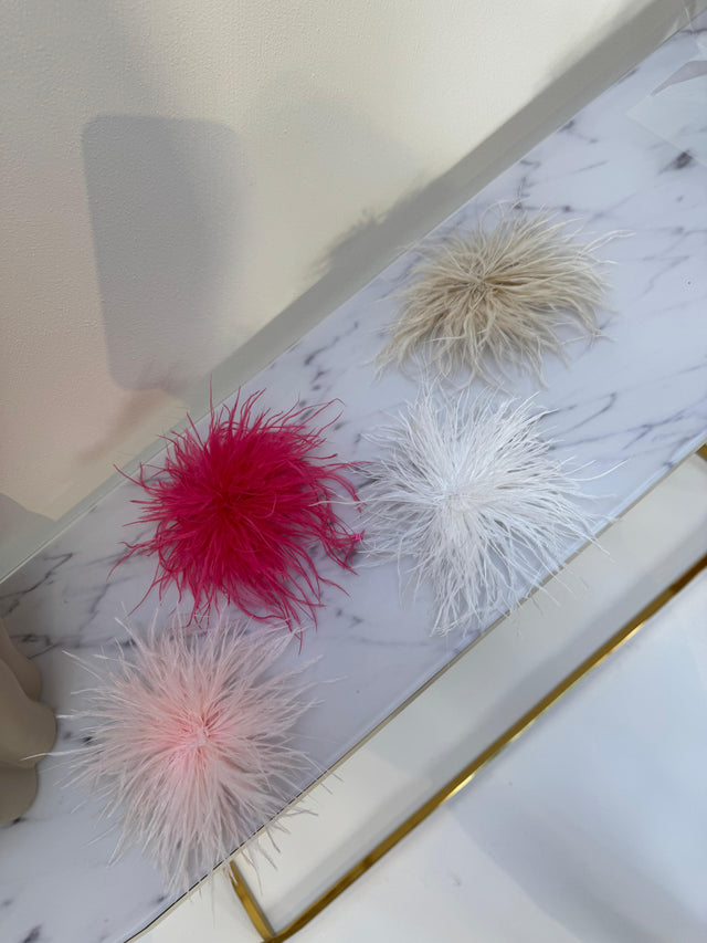 Federbrosche Fluffy Love