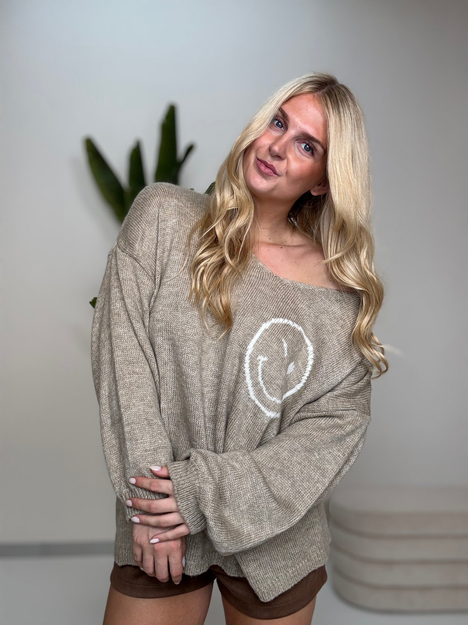 Oversize Strickpullover mit Smiley&Rückenprint beige/creme