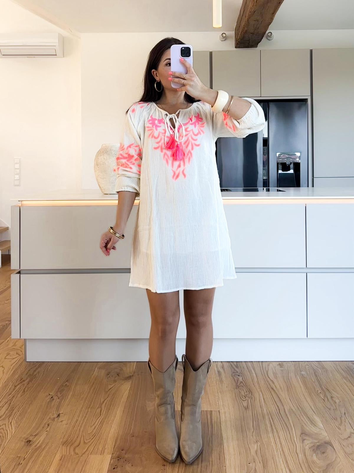 Kleid cremeweiß MINI SUNDRESS mit pinken Stickereien