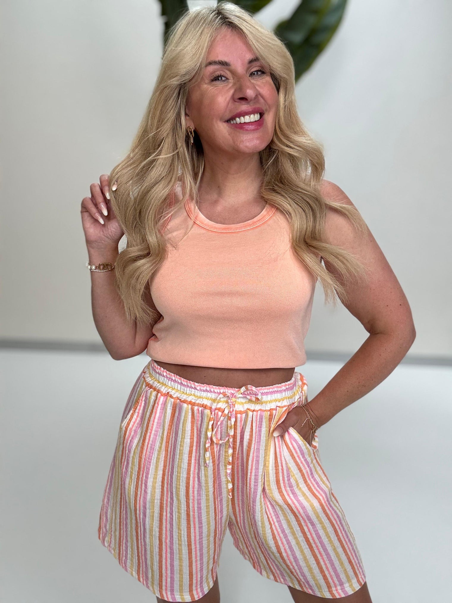 Musselin Shorts weiß SMALL STRIPES pastell rosa/peach/gelb
