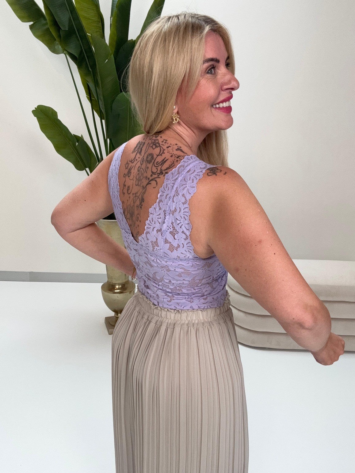 Top mit Spitze LACE LOVE flieder