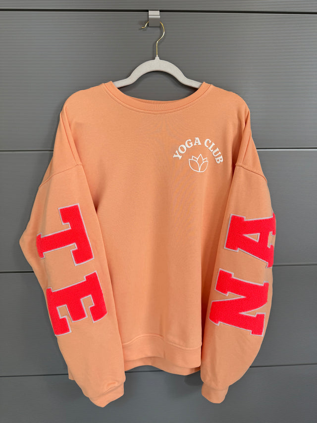 Premium Sweater YOGA CLUB mit Rückenprint