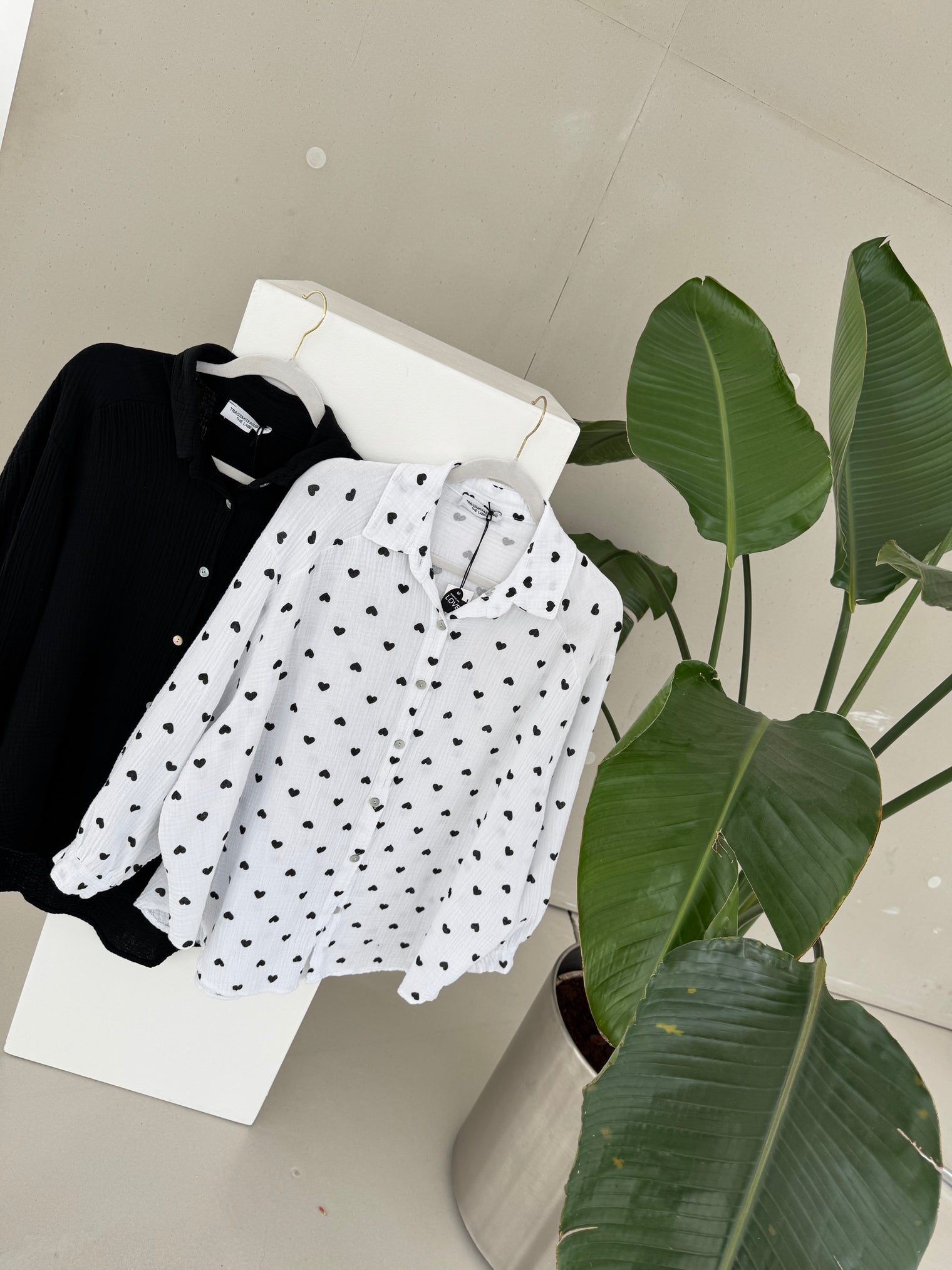 Signature Musselin Bluse HEARTS Knopfleiste WEIß/SCHWARZ