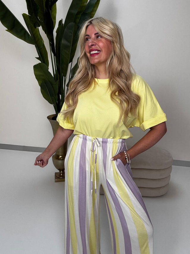 Basic Shirt FEELING GOOD mit seitlichen Schlitzen lemon