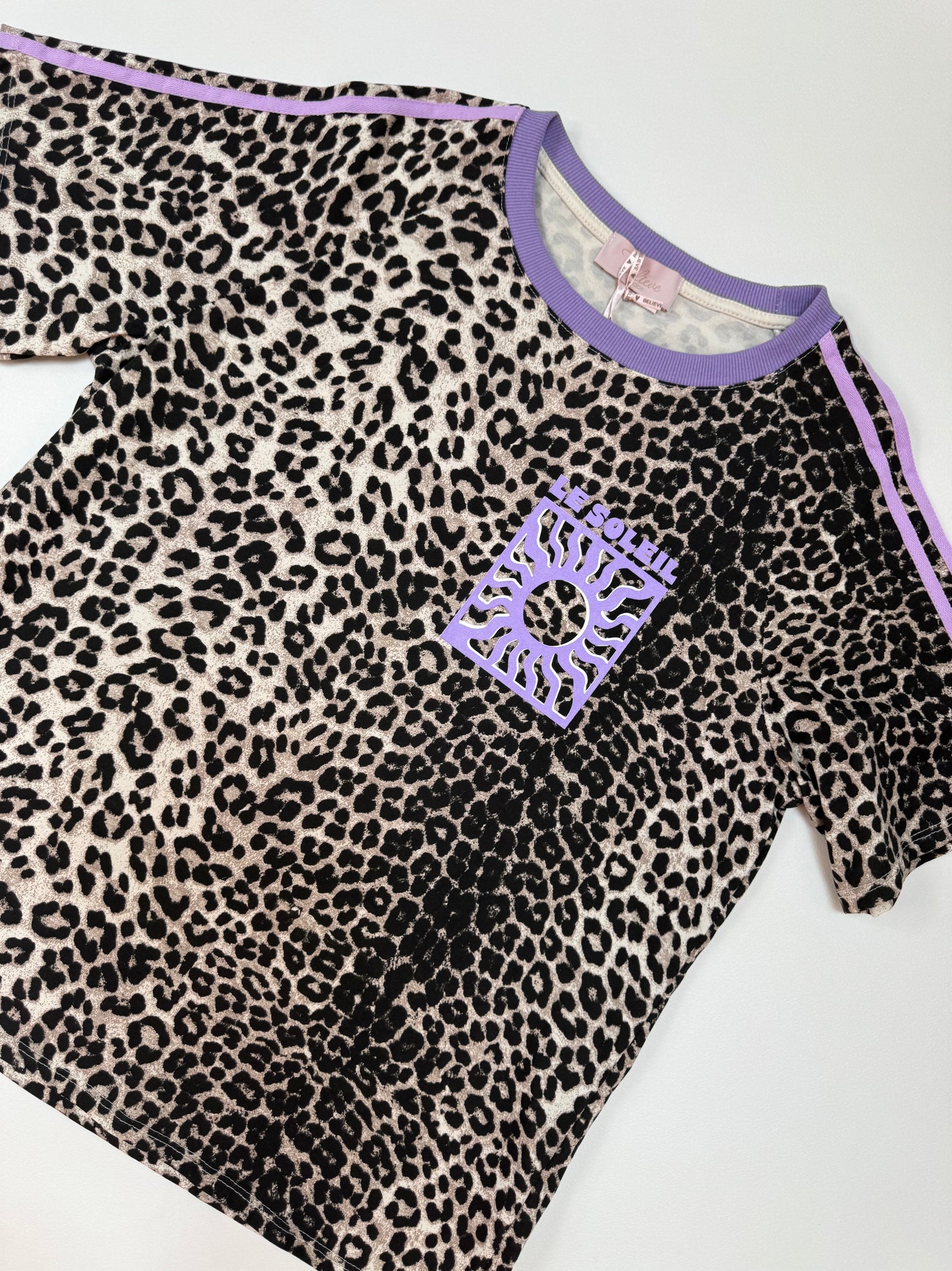 Statement Shirt leo LE SOLEIL FLIEDER mit seitlichen Streifen