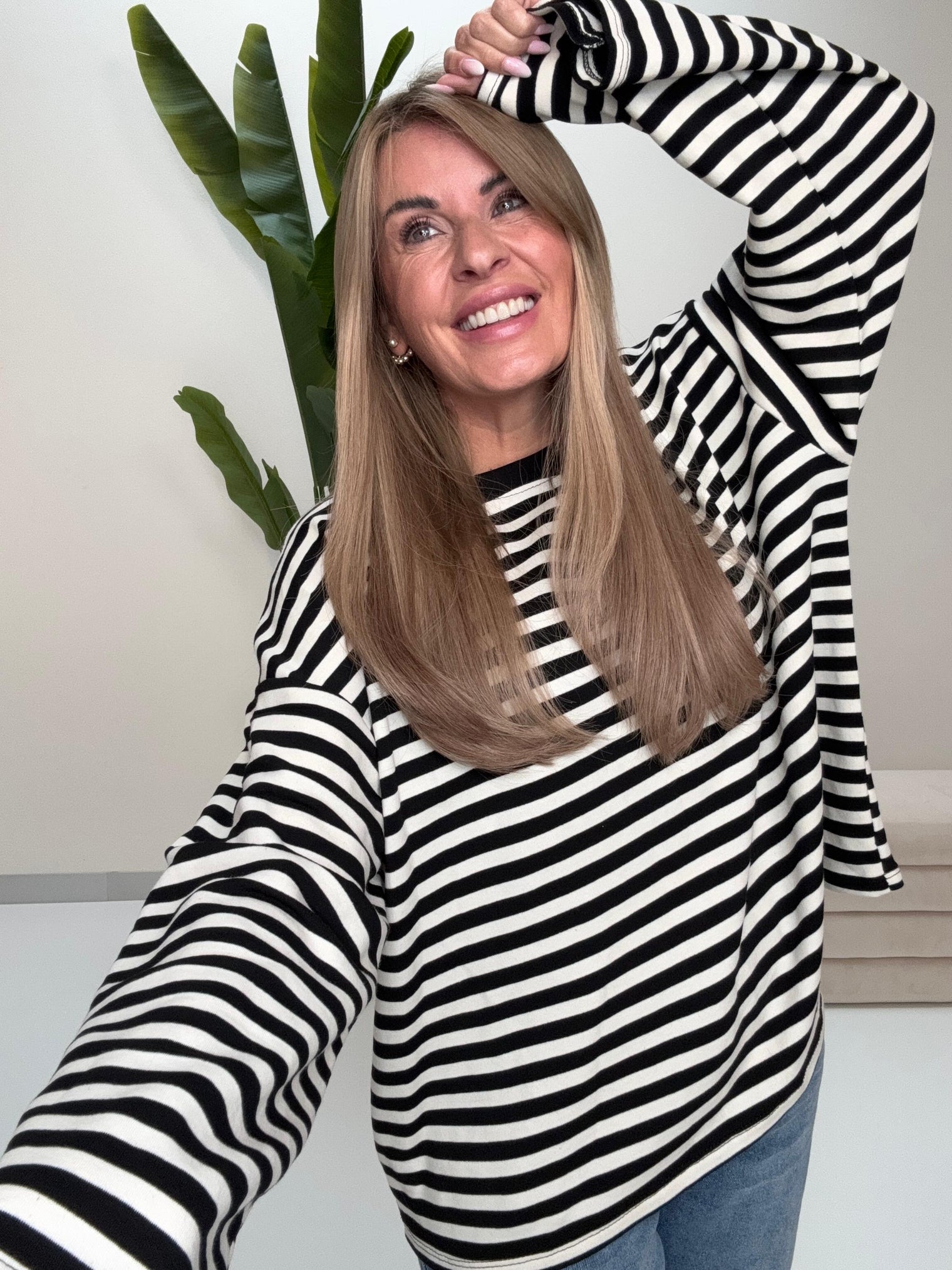 Longsleeve mit leicht ausgestelltem Ärmel STRIPES cremeweiß/schwarz