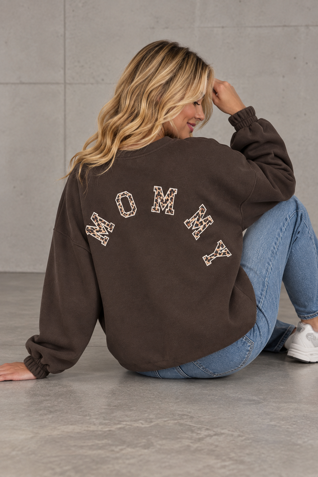 Sweater mit Rückenprint Mommy dunkelbraun