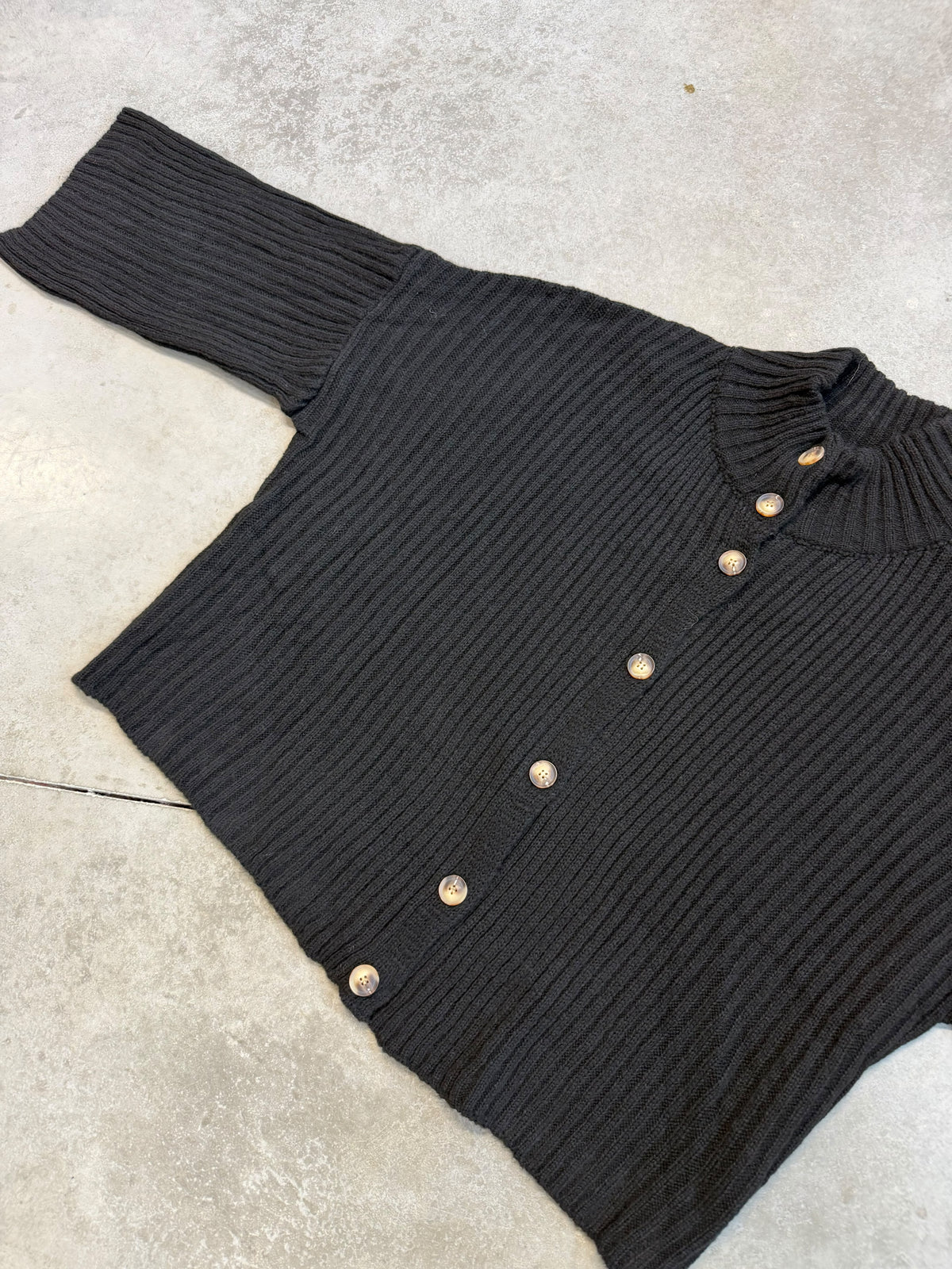 Strickjacke mit Knopfleiste schwarz