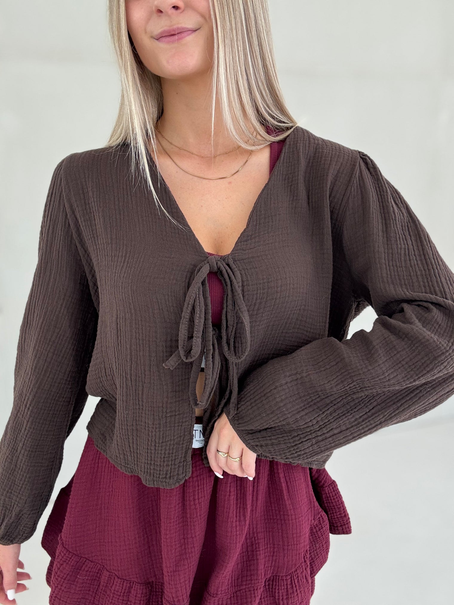 Signature Musselin Bluse MOCHA MOUSSE mit Schleifchen Cropped