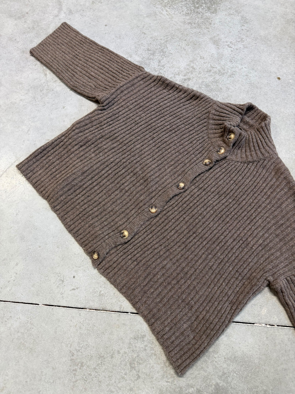 Strickjacke mit Knopfleiste taupe