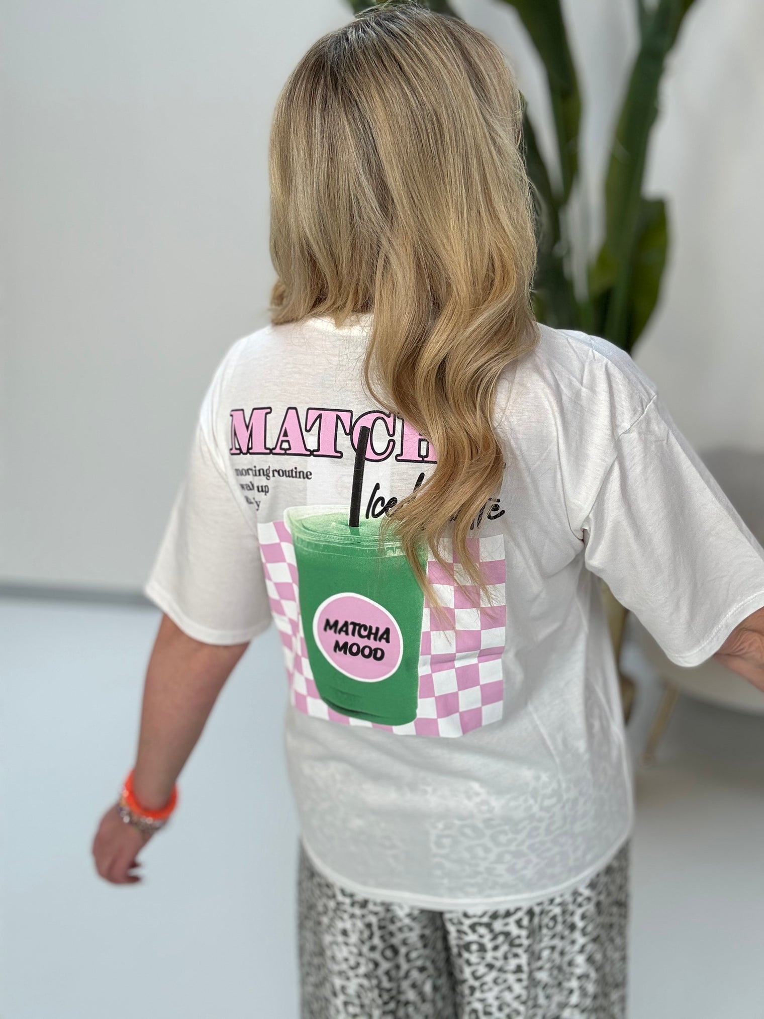 Statement Shirt Matscha weiß