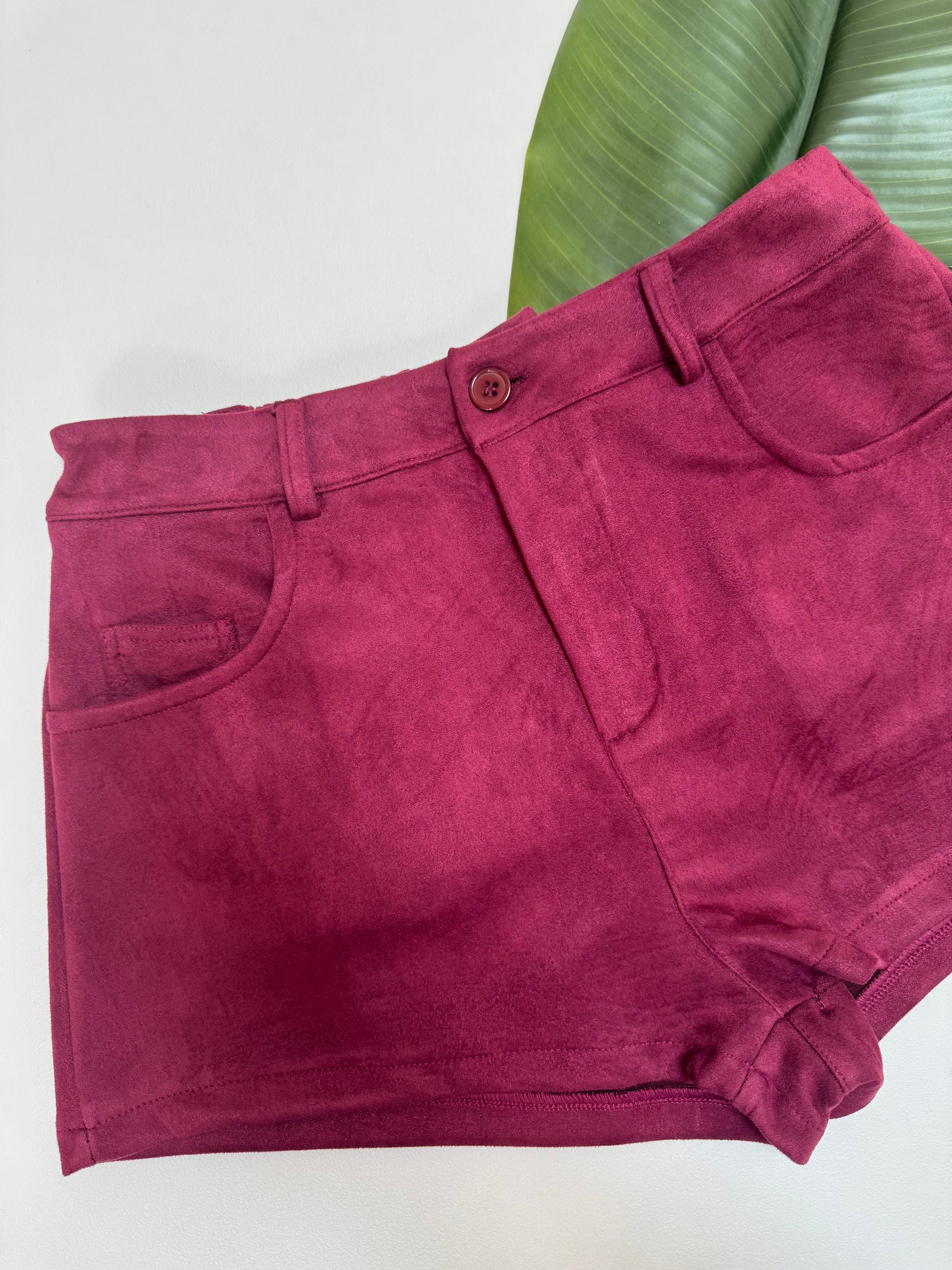 Velours Shorts mit elastischem Bund burgundy