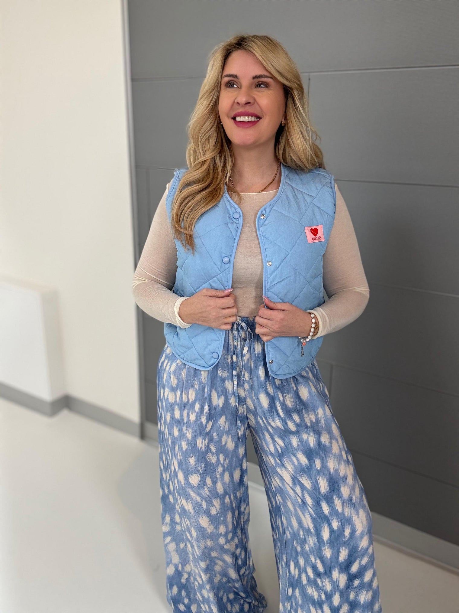 Puffy Weste Spring Lover mit Patch blau