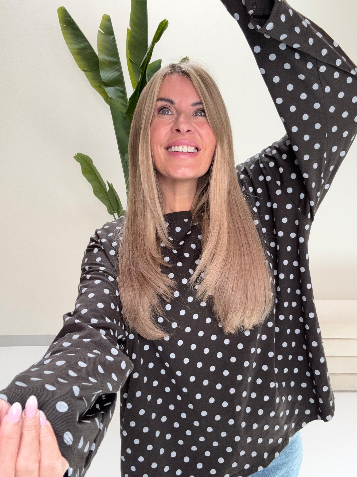 Longsleeve DOTS mit leicht ausgestelltem Ärmel chocolate