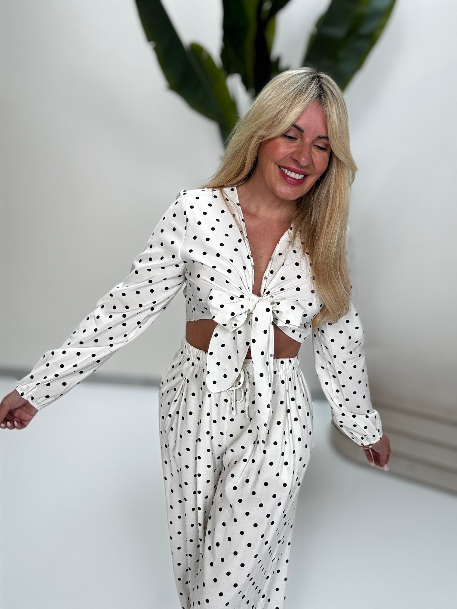 Bindebluse POLKA DOTS LOVE weiß/schwarz