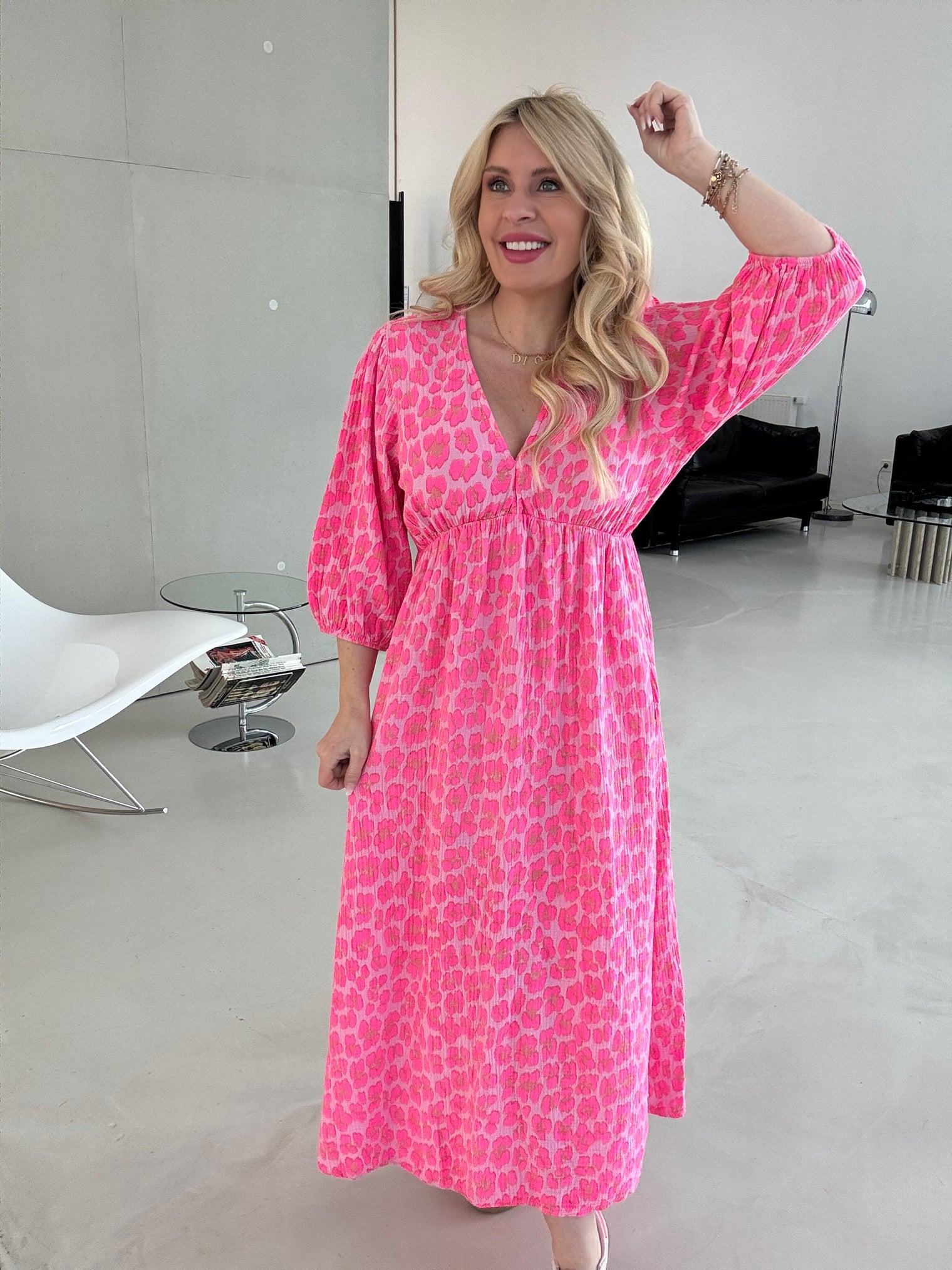 HOLIDAY LOVE Musselin Kleid rosa LEO POWER hotpink/altrosa langarm