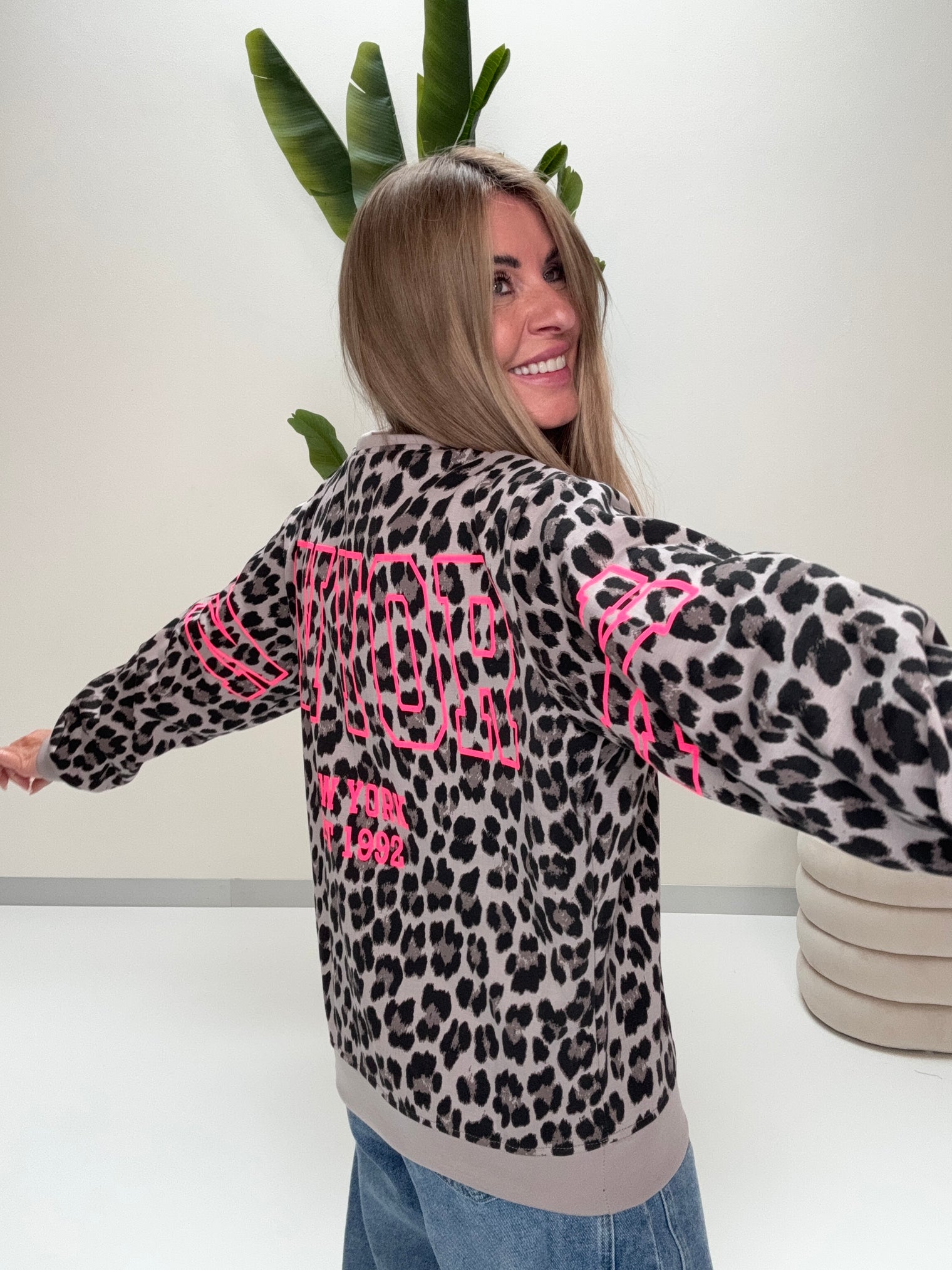 Butterstoff Pullover LEO mit Rückenprint NEW YORK soft grey