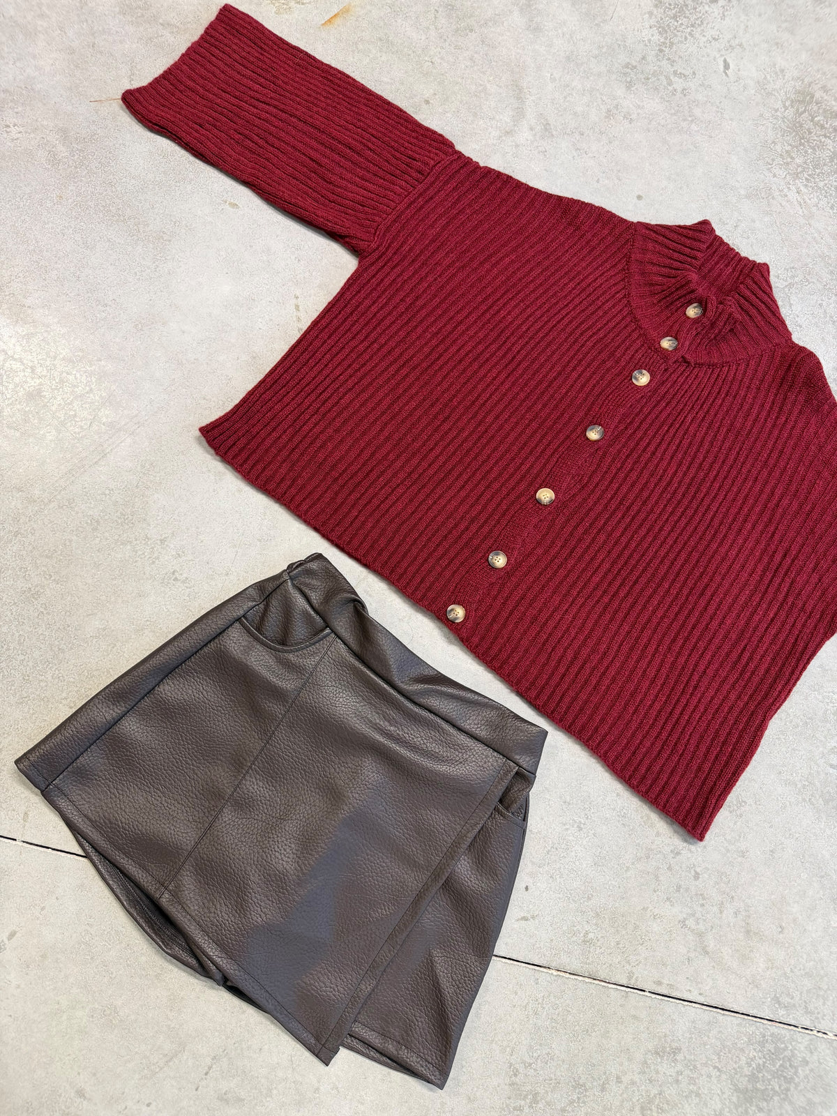 Strickjacke mit Knopfleiste burgundy