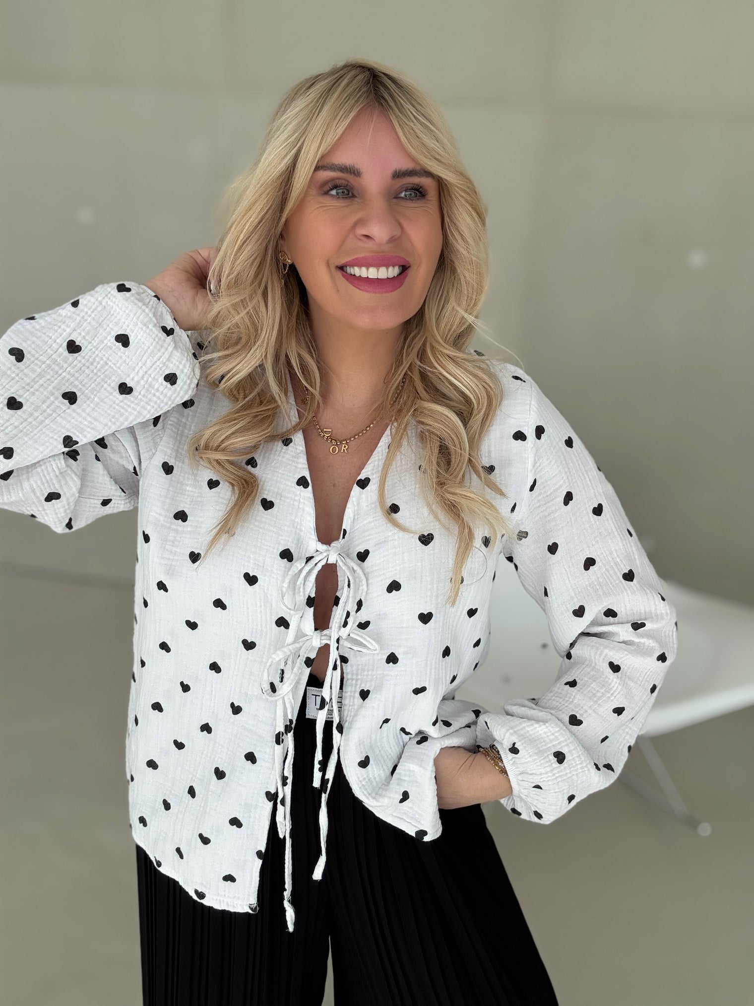 Signature Musselin Bluse HEARTS zum binden WEIß/SCHWARZ