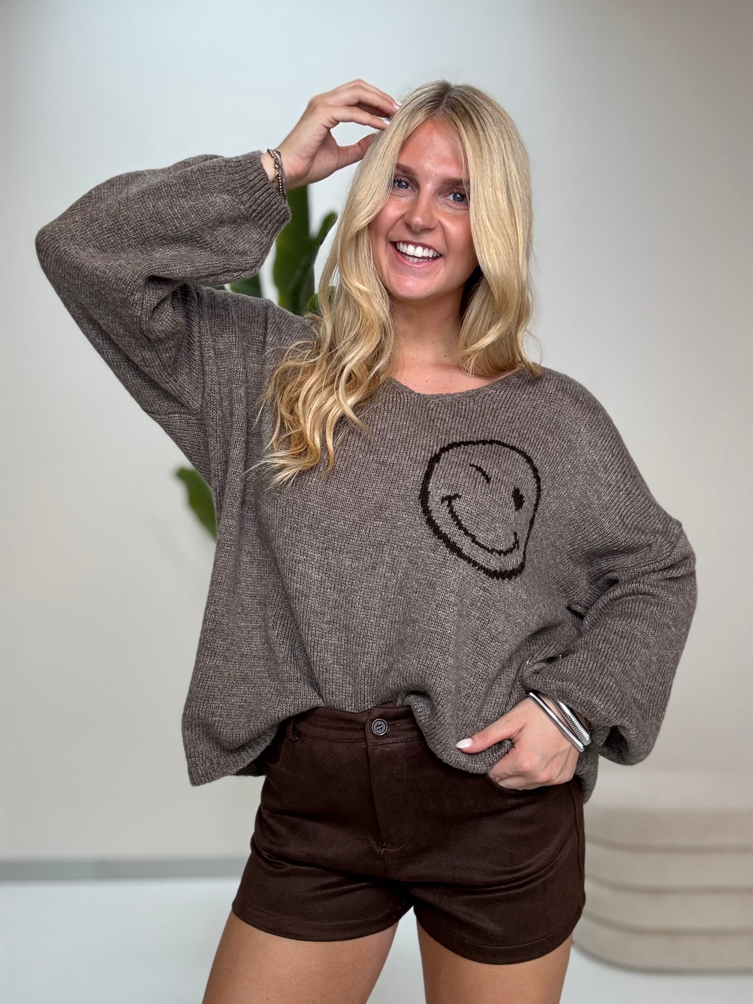 Oversize Strickpullover mit Smiley&Rückenprint taupe/dark chocolate